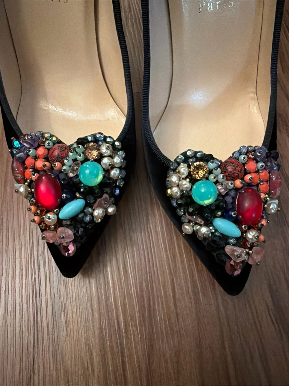 Christian Louboutin Diva Cora 100 Black Velvet Jeweled Heart Pumps 38.5